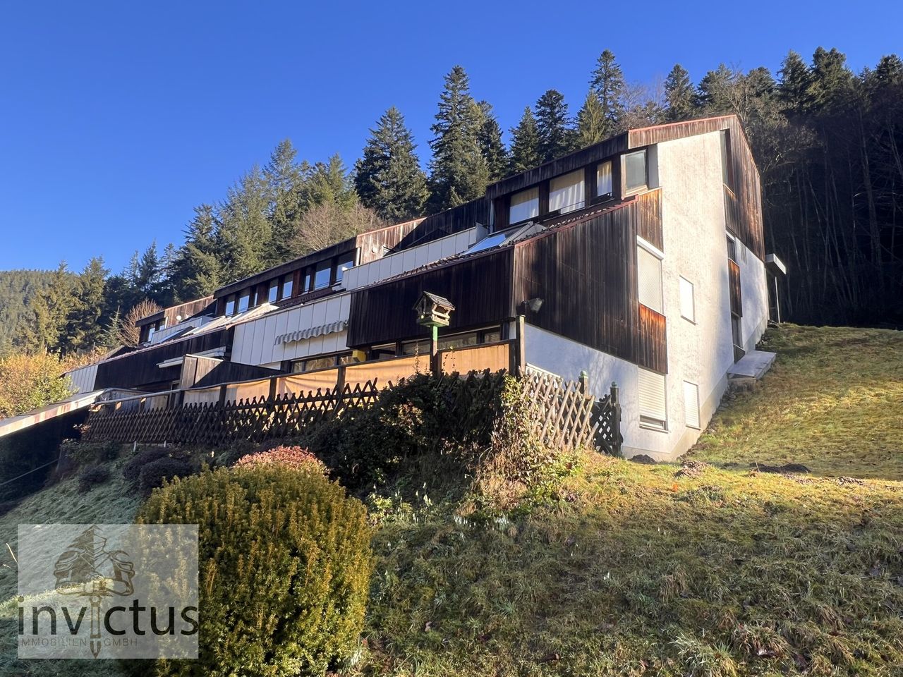 Seitenansicht der Immobilie