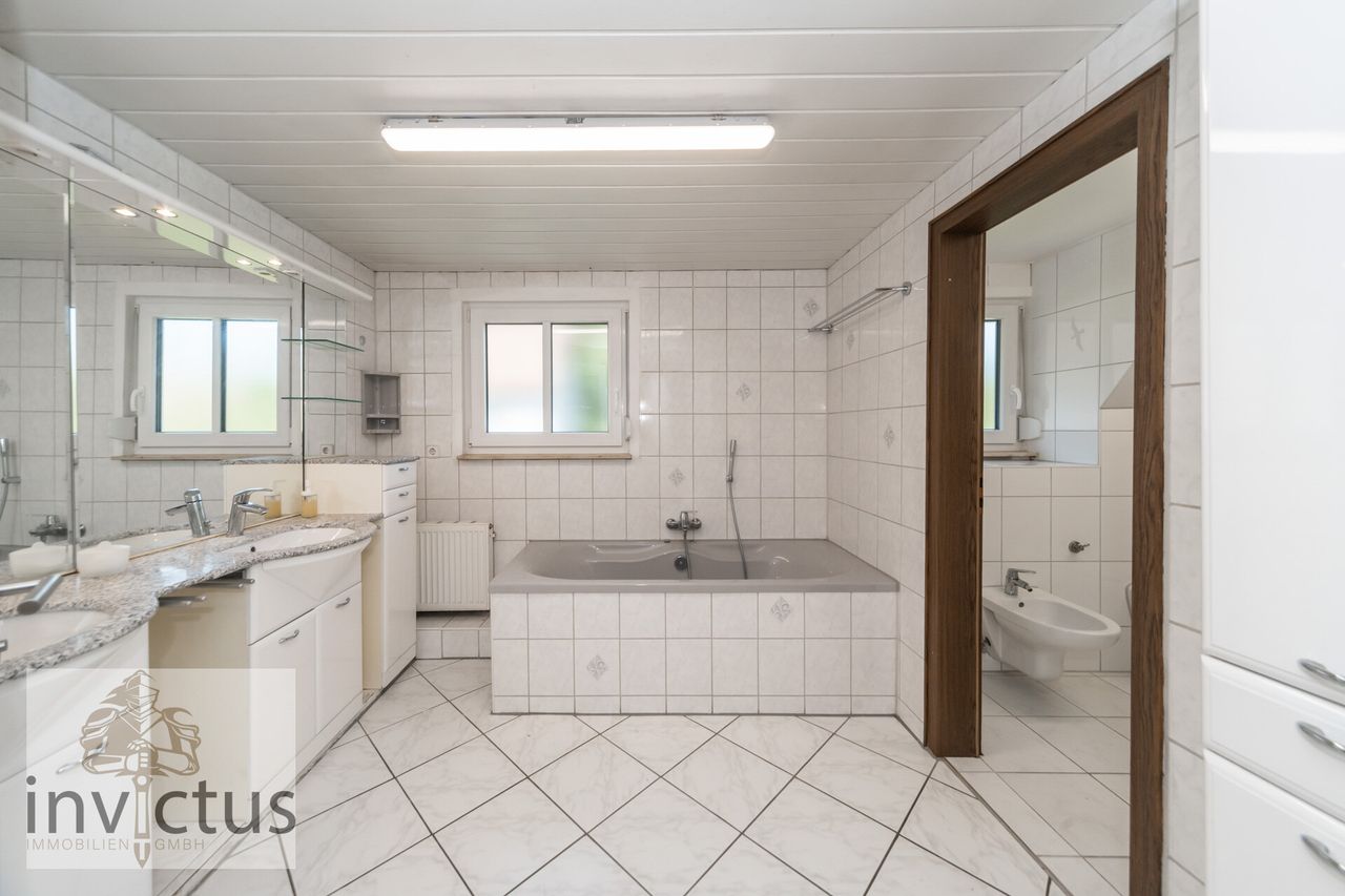 Badezimmer im DG