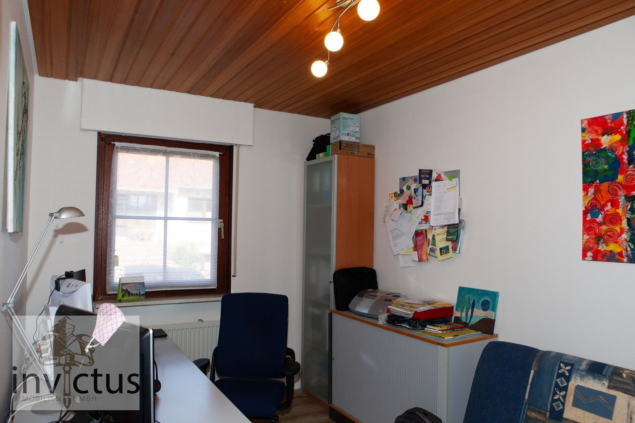 Büro EG