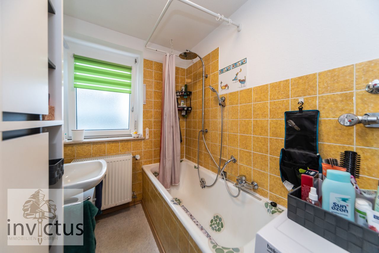 Bad (unsanierte Whg.)