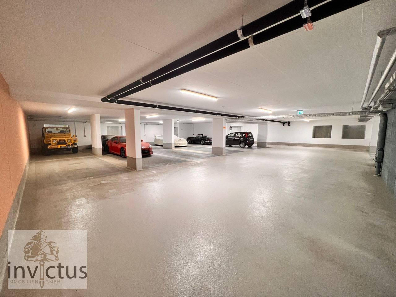 Bild Stellplatz + Garage
