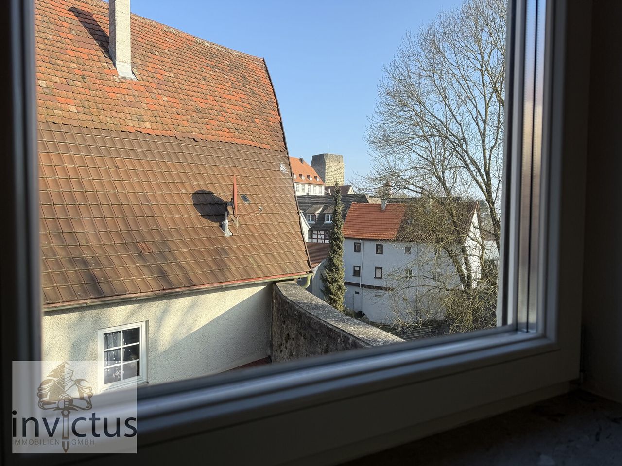 Blick zum roten Turm