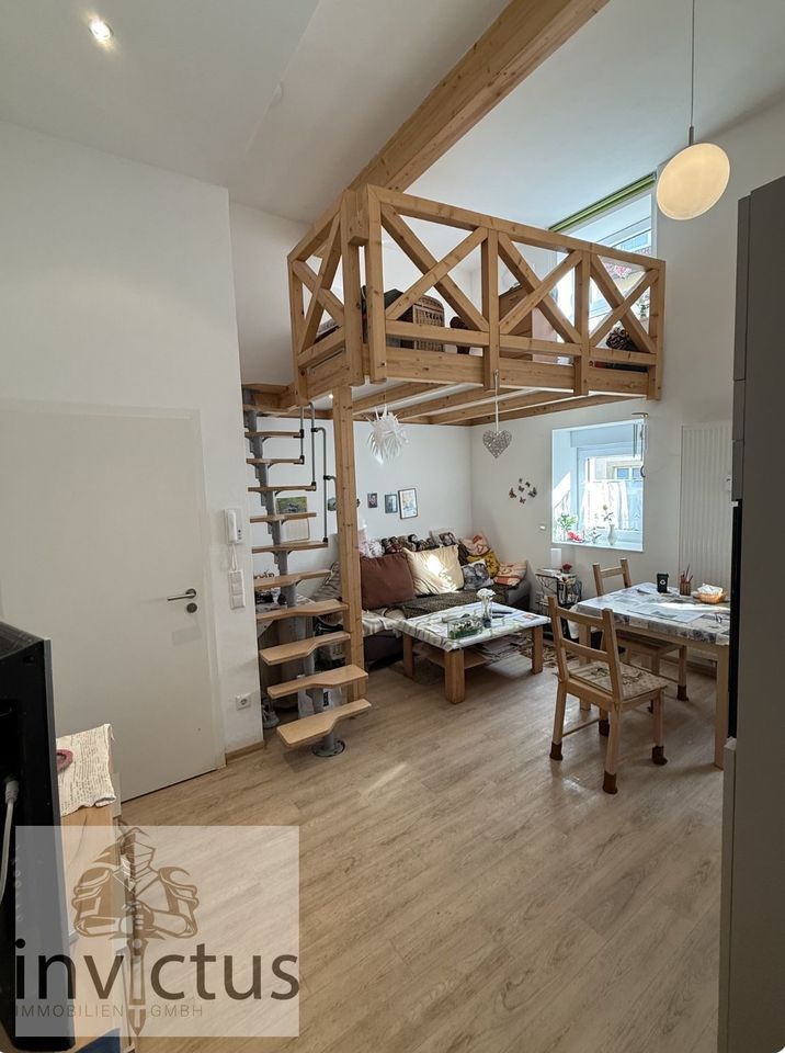 Wohnküche mit Galerie"schlafzimmer"