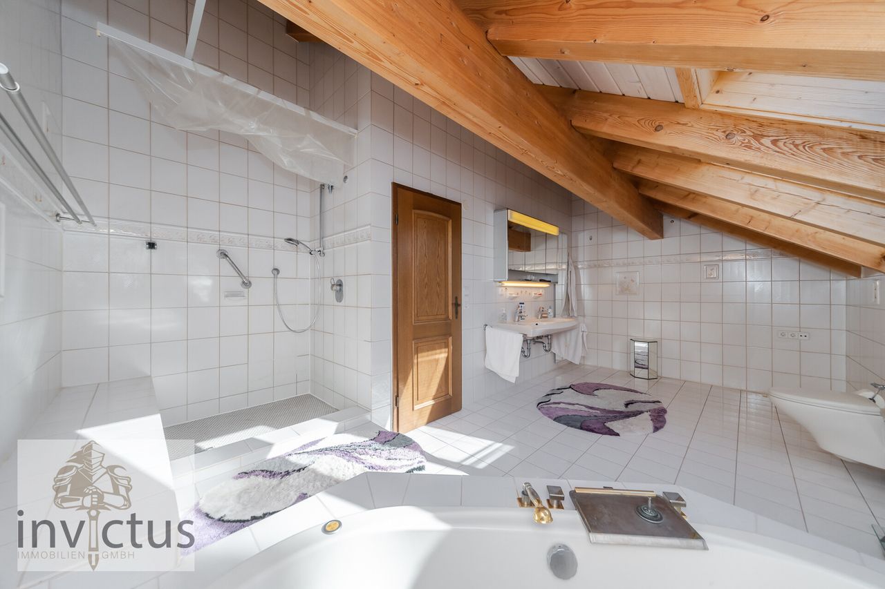 Badezimmer im OG