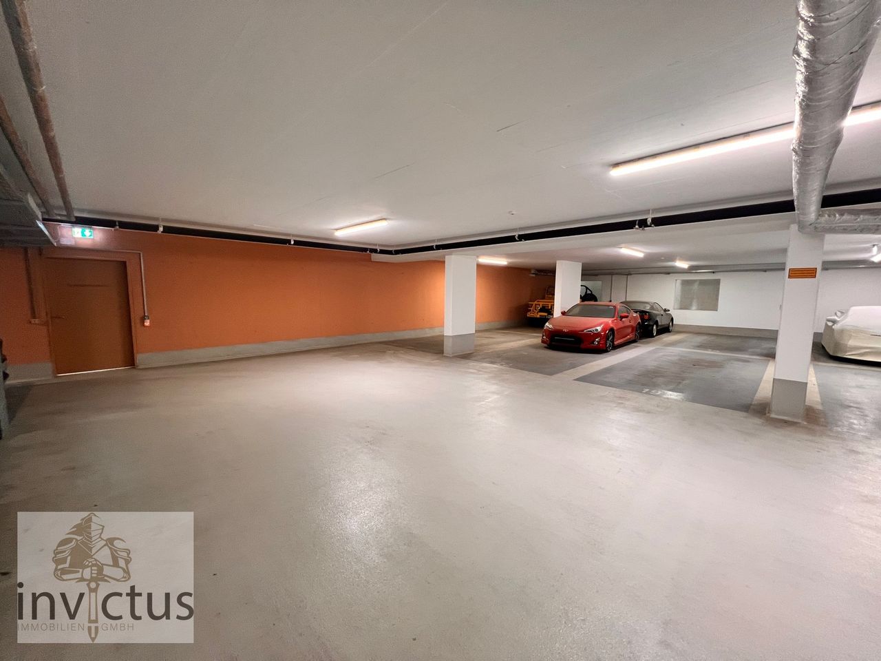 Bild Stellplatz + Garage
