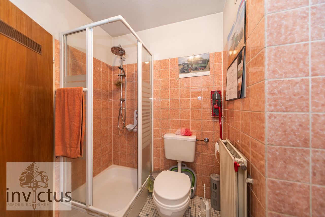 separates WC mit Dusche