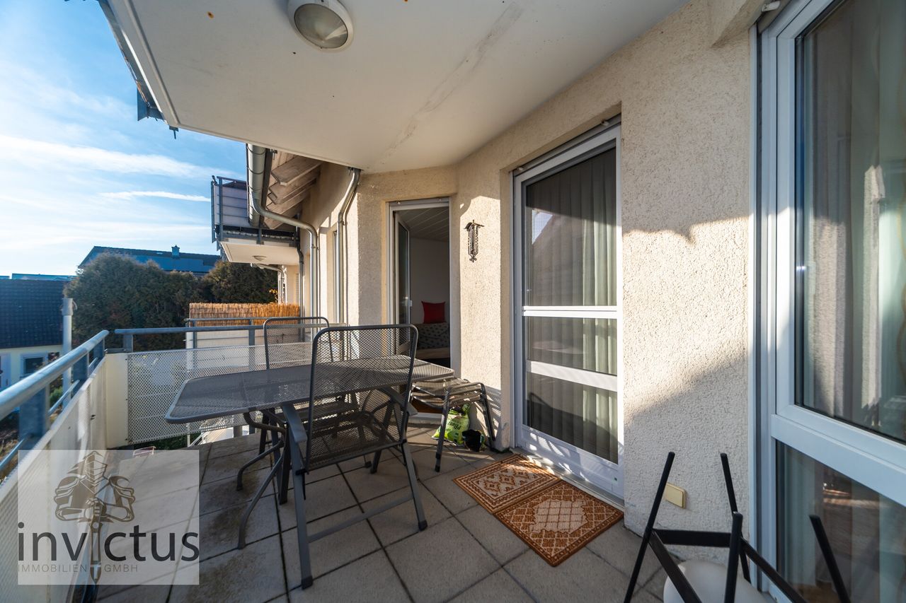 Balkon- Blick ins Freie