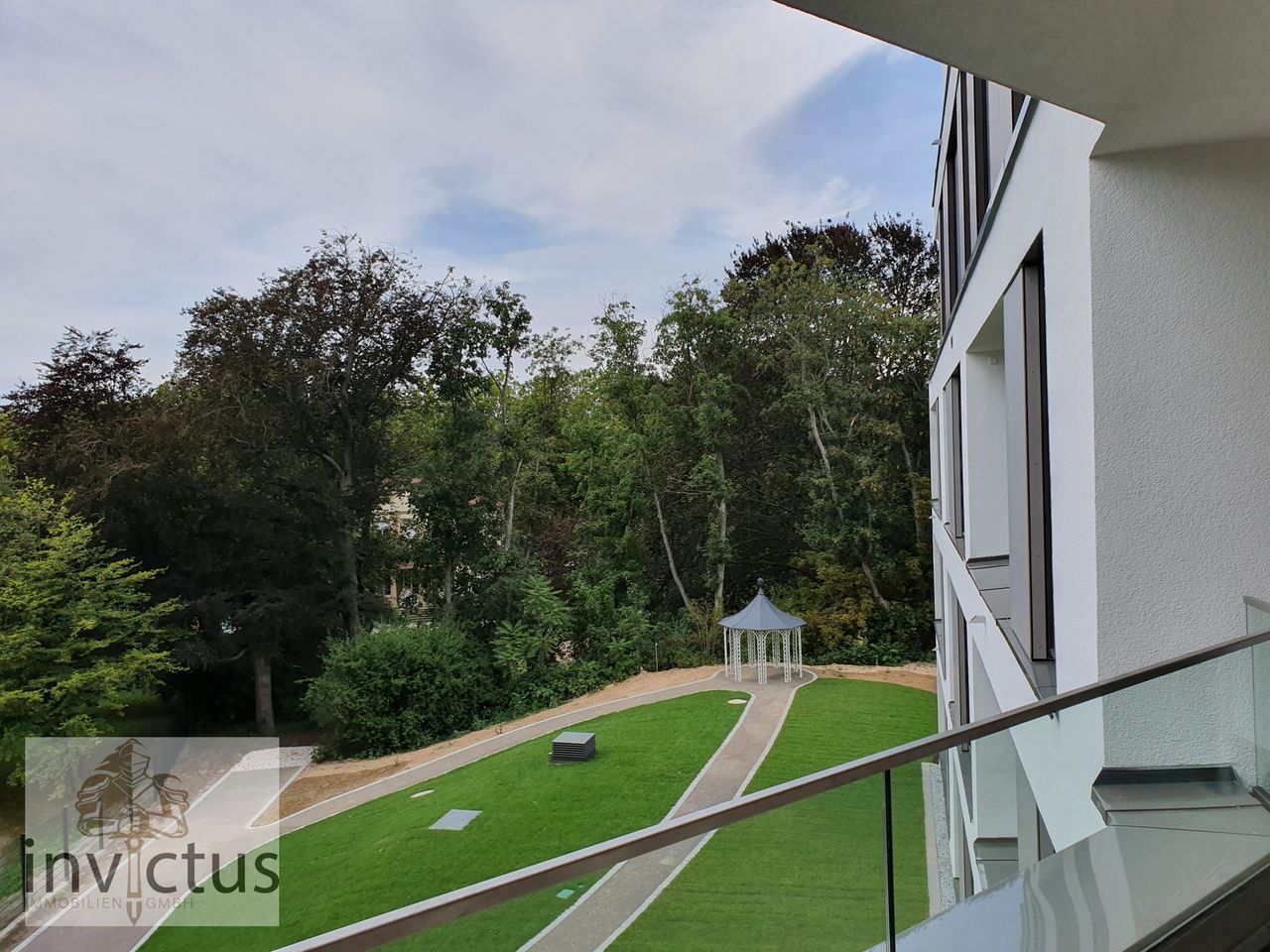 Blick von der Loggia (2. OG)