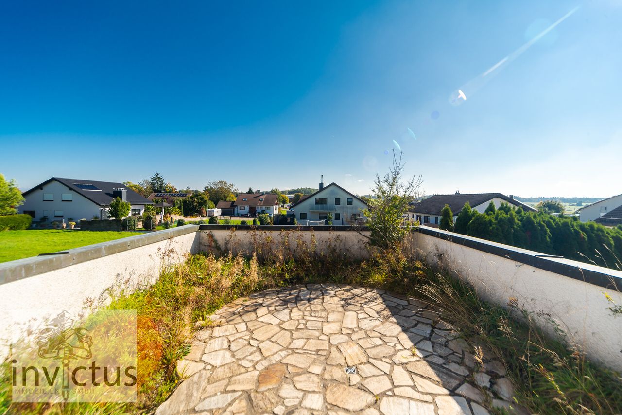 Sonnenterrasse im OG mit Pflanzbereich