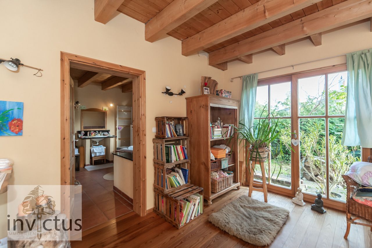 Zimmer 1 EG mit Zugang Bad