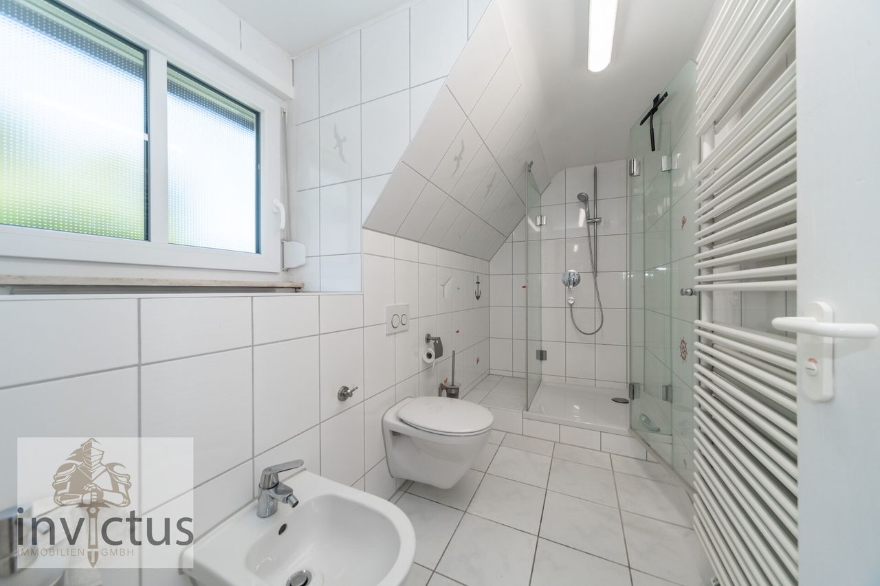 Badezimmer im DG