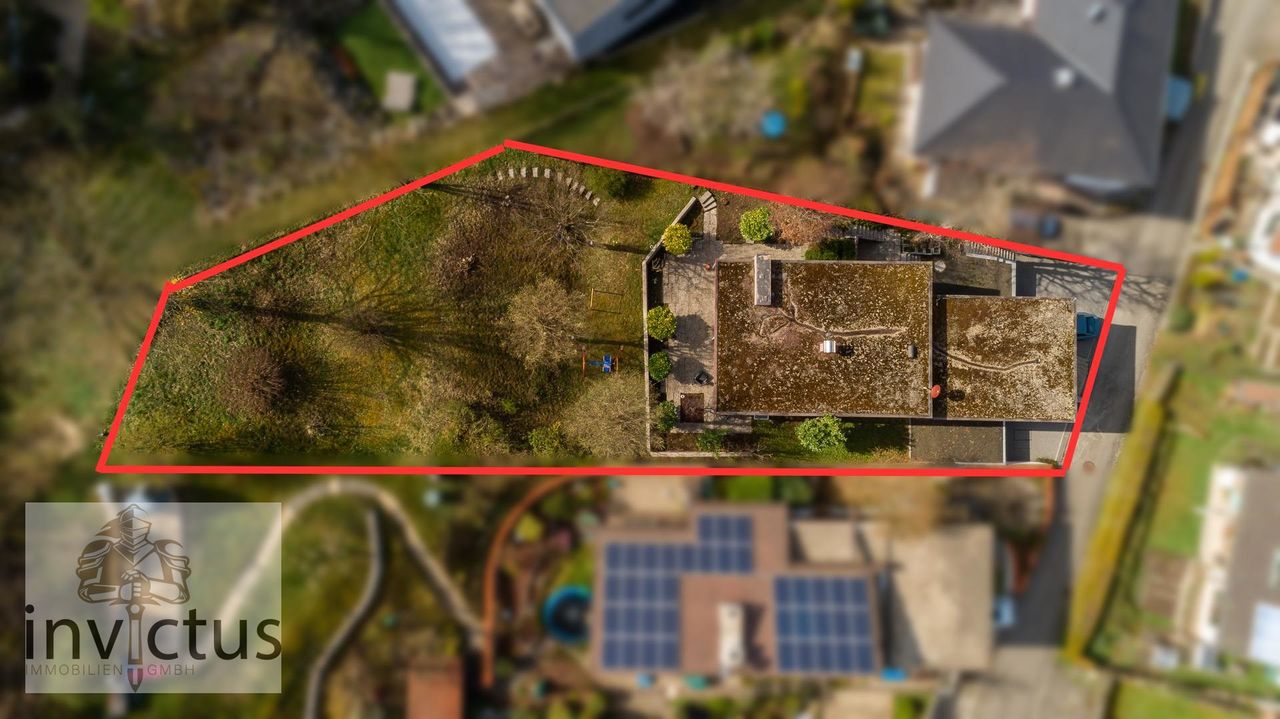 Haus mit gro0ßen Garten
